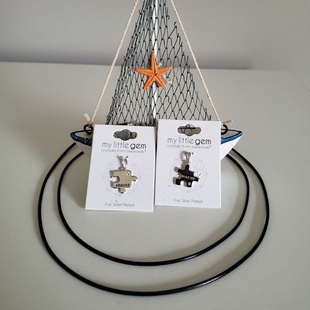 Set of 2 Friendship necklaces NWT